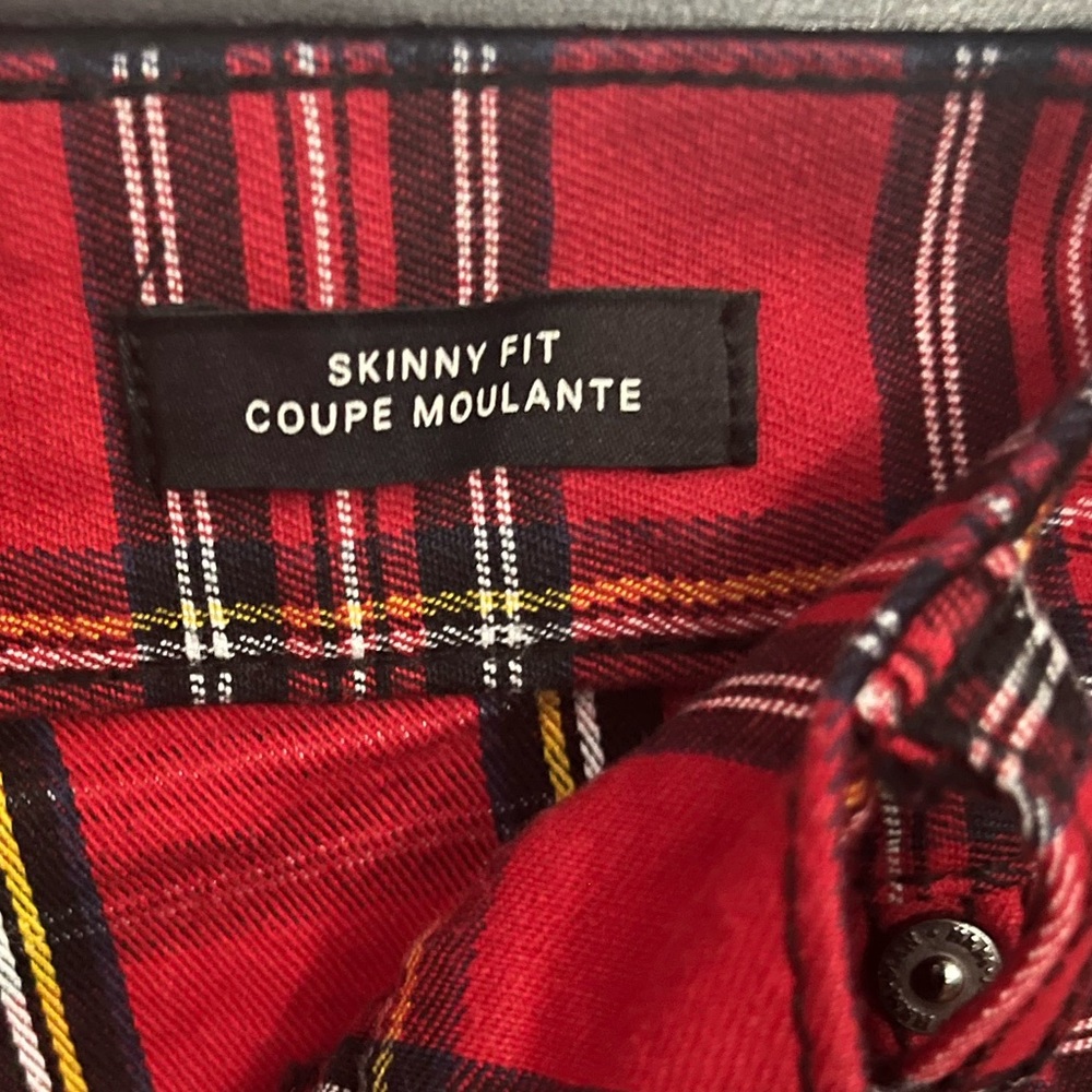 H&M Red Plaid Ankle Pants for men. Size 31 - Picture 4 of 5